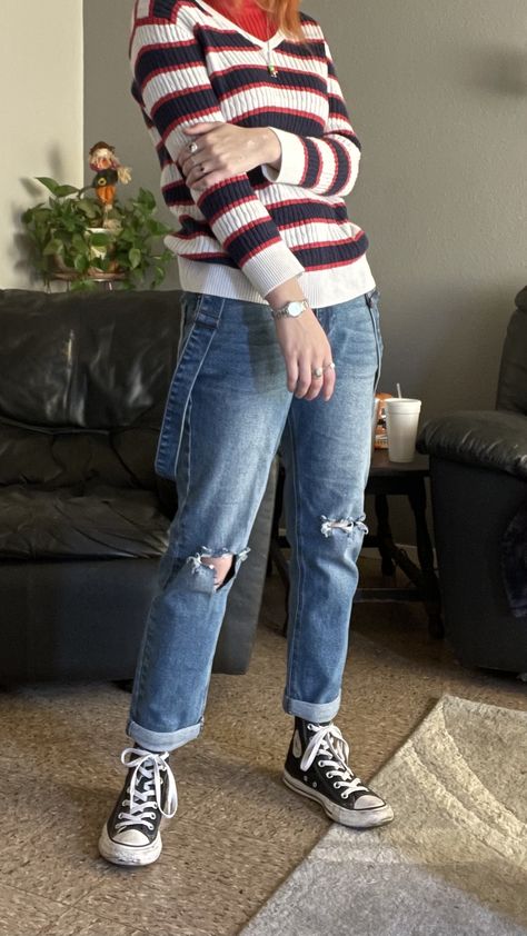 #outfitideas #outfits #aesthetic #converse #stripes #boyfriendjeans #jeans #straightlegjeans #rings #90sfashion #fashion Aesthetic Converse, Converse Outfits, Outfits With Converse, Outfits Aesthetic, 90s Fashion, Boyfriend Jeans, Straight Leg Jeans, Converse, Stripes