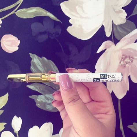 Repost 📸: caysimps Thc Cart Aesthetic, Gold Packaging, Diy Edible, Pen Diy, Type Shi, Pet Wellness, Aesthetic Gif, Pet Treats, Starter Pack