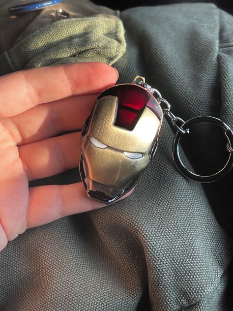 iron man | tony stark | keychain Iron Man Girl Aesthetic, Iron Man Keychain, Iron Man Gift, Man Keychain, Kim Taeri, Iron Man Tony Stark, Mens Keychains, Marvel Fan, Secret Santa Gifts