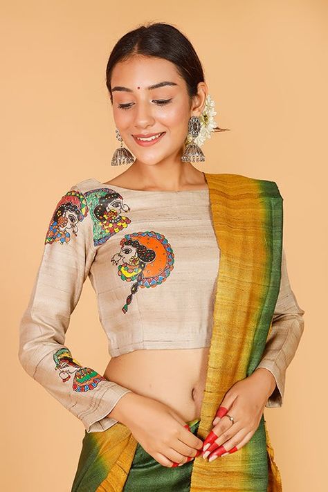 Madhubani Blouse Design, Three Fourth Sleeve Blouse Designs, Painted Blouse Designs, Sari Blouse Styles, Saree Blouse Neck Designs, Sari Blouse Designs, Blouse Designs Indian, Ladies Blouse Designs, Elegant Blouse Designs