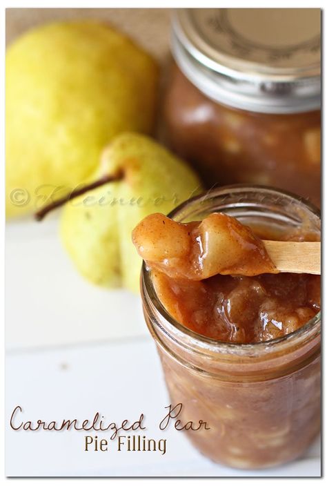 Caramelized Pear Pie Filling, a quick & easy dessert canning pears to use in homemade pear pie, or added to any of your favorite fall dessert recipes. Carmelized Pears, Pear Pie Filling, Caramelized Pear, Fruits Recipes, Canning Pears, Pear Butter, Pear Pie, Easy Pie Crust, Preserving Foods