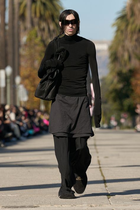 Balenciaga Street Style, Balenciaga Runway, Balenciaga Style, Balenciaga Fashion, Balenciaga Men, Runway Looks, 2024 Fashion, Vogue Runway, Fashion Show Collection