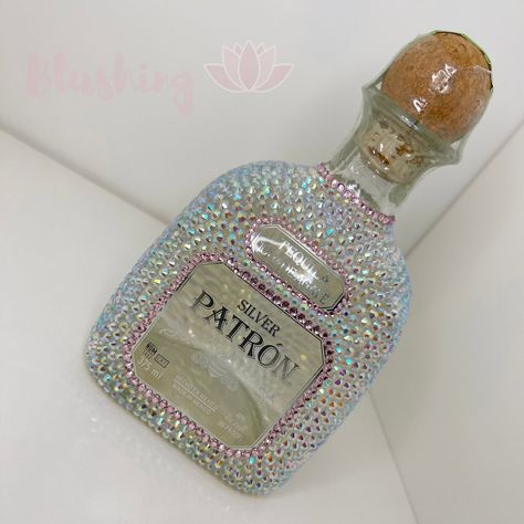 Alcohol Bottle Decorations, Bedazzled Liquor Bottles, Hennessy Bottle, Bedazzled Bottle, Alcohol Bottle Crafts, Decorated Liquor Bottles, Mini Alcohol Bottles, Patron Bottle, Bling Bottles