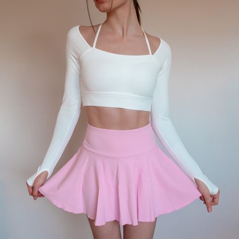 Aesthetic athleisure outfit style gymwear cute pretty gym Female Gym Outfits, Gym Skirt Outfit, Balletcore Athleisure, Soft Girl Outfits Aesthetic, Aesthetic Activewear, Workout Skirt Outfit, Pretty Gym, Gym Skirt, Aesthetic Athleisure