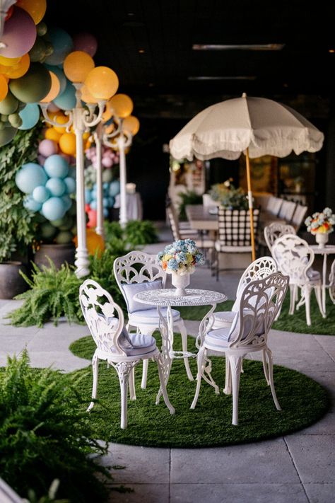 BTS: Kourt's Vintage Disneyland Baby Shower - Poosh Disney Baby Shower Themes, Twin Baby Shower Theme, Disneyland Wedding, Mindy Weiss, Disneyland Birthday, Disney Birthday Party, Disney Theme Party, Disney Baby Shower, Birthday Party Theme Decorations