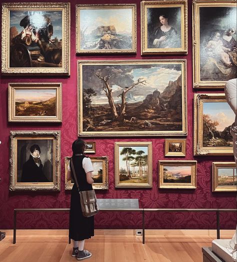 Paintings In A Museum, Museum Background For Editing, Art Appreciation Aesthetic, Art Collector Aesthetic, Vintage Museum Aesthetic, Museum Paintings Aesthetic, Art Museum Drawing, History Museum Aesthetic, Wall Of Paintings