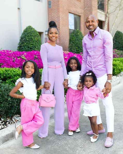 🌷💕Happy Resurrection Day from the Page family! 💕🌷⁣⁣ ⁣⁣ Truly thankful for God’s mercy and grace! Can’t rejoice enough for knowing how… Happy Resurrection Day, Easter Family Pictures, Happy Resurrection, Mercy And Grace, Spring Family Pictures, Easter Photoshoot, Girls Spring Outfits, Resurrection Day, Beautiful Photoshoot Ideas