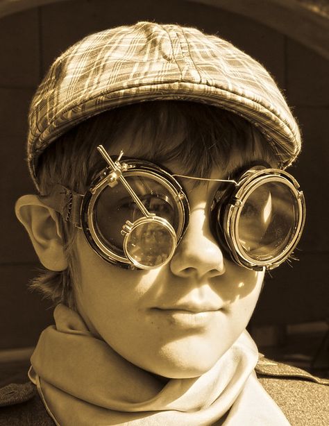 Steampunk Costume Ideas, Steampunk Googles, Steampunk Boy, Steampunk Kids, Steampunk Alice In Wonderland, Steampunk Costumes, Steampunk Men, Costume Ideas For Women, Steampunk Goggles