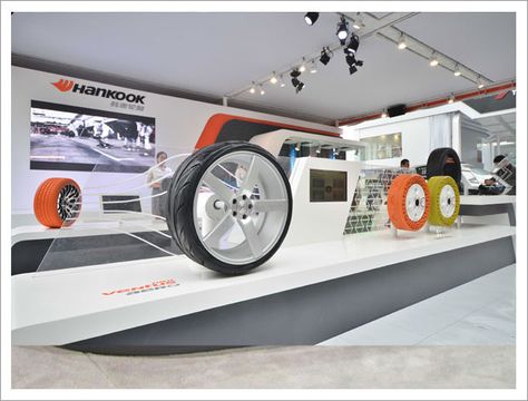 Showrooms Ideas, Shop Decor Ideas, Exhibitions Ideas, Garage Store, Car Exhibition, Car Showroom Design, Temporary Exhibition, Tire Shop, Trade Show Design