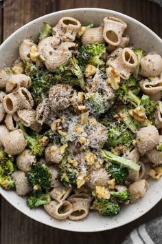 Pasta With Goat Cheese, Goat Cheese Sauce, Vegetarian Pasta Dishes, Goat Cheese Pasta, Cheese Sauce Recipe, Broccoli Pasta, Vegetarian Pasta, Roasted Broccoli, Broccoli Recipes