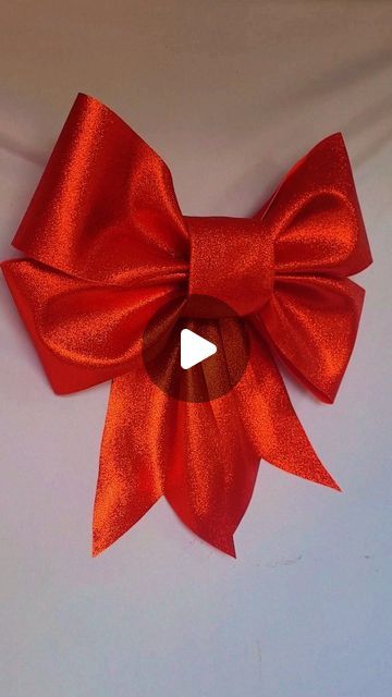 Giant Ribbon Bow Diy, Big Christmas Bows Diy, Diy Giant Gift Bow, Giant Christmas Bow, Diy Giant Fabric Bow, Door Bow, Upcycle Decor, Diy Buttons, Diy Door