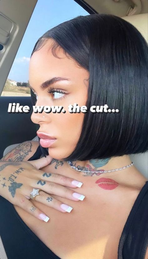 Short Bob Hairstyles Middle Part, Baddie Bob Hairstyles, Jet Black Bob Black Women, Jayda Wayda Bob, Short Straight Hairstyles Black Women, Styled Bob, Bob Ponytail, Middle Part Bob, Natural Hair Bob