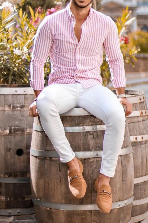 Several Ways To Wear Men's White Jeans. Casual Shorts Outfit, Jeans Outfit Men, White Jeans Men, Mens Shorts Outfits, White Jeans Outfit, Mens Summer Outfits, Mens Casual Outfits Summer, Men Fashion Casual Shirts, Best Mens Fashion