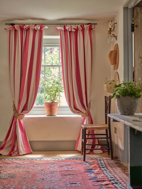 deck stripe curtains tori murphy Bold Window Treatments, Colorful Window Treatments, Striped Curtains Bedroom, Striped Curtains Living Room, Tori Murphy, Country Style Interiors, Striped Curtains, Pleated Curtains, Made To Measure Curtains