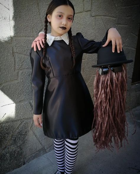 World Book Day Outfits, Wednesday Costume, Wednesday Outfit, Cute Halloween Makeup, Neil Patrick, Fun Projects For Kids, Halloween Food Treats, Halloween Makeup Pretty, Neil Patrick Harris