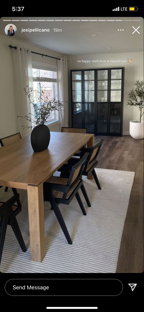 Dining Room Ideas Modern Farmhouse, Light Wood Table With Black Chairs, Dining Room Dark Table, Dining Room Open Concept, Townhome Remodel, Ideas Comedor, Rattan Home Decor, House Fever, Modern Kitchen Table