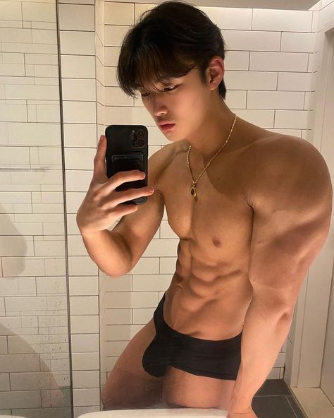 Korean Male Models, Perut Six Pack, Ideal Male Body, Kore Ulzzang, Asian Male Model, Men Abs, Male Models Poses, 남자 몸, Cute White Guys