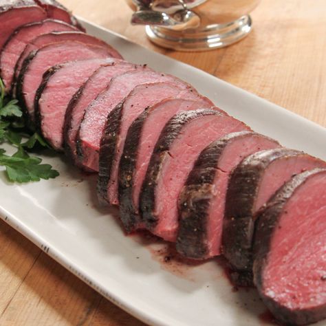 Ina Garten Beef Tenderloin, Horseradish Sauce Recipe, Roast Oven, Filet Of Beef, Beef Tenderloin Recipes, Hormel Recipes, Beef Meals, Tenderloin Roast, Beef Filet