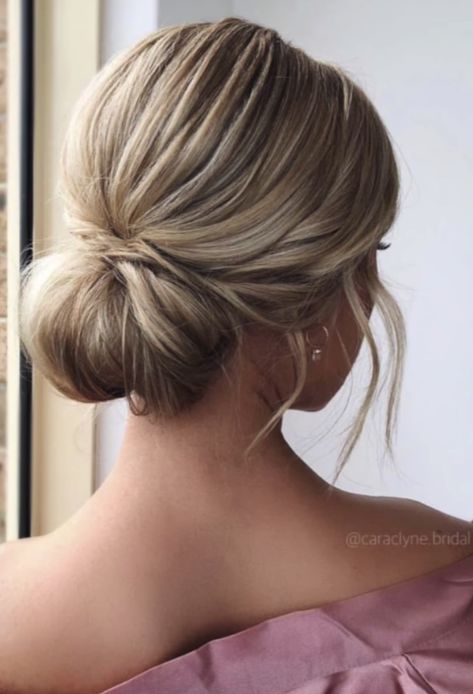 Bride Hairstyles Updo, Textured Updo, Updo Bridal, Chignon Wedding, Messy Wedding Hair, Wedding Hairstyles Bride, Elegant Wedding Hair, Hair Extensions Best, Bridal Hairstyle