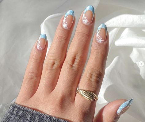 French Tips With Snowflakes, Blue French Tip, Nail Art Designs For Beginners, Nail 2023, Blue French Tips, Blue French, Snowflake Nails, Best Nail Art, Winter Nail Art