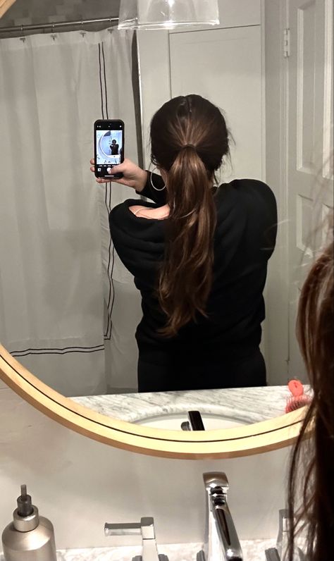 wavy long hair in ponytail pretty healthy brown brunette gorgeous growth Long Hair In Ponytail, Ponytail Wavy Hair, Ponytail Wavy, Brunette Ponytail, Hair In Ponytail, Wavy Long Hair, Bangs Ponytail, Long Brunette Hair, Long Hair Ponytail