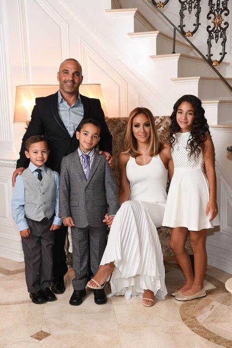 Classy Family Photoshoot, Elegant Family Photoshoot Classy, Formal Family Photoshoot, Traditional Family Photos, Formal Pictures, Family Blessings, Family Wealth, Melissa Gorga, Christmas Family Photoshoot