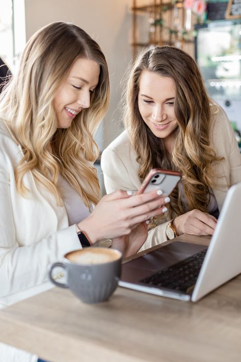 Coffee Shop Brand Photoshoot, Team Branding Photoshoot Inspiration, Branding Shoot 2 People, Business Bestie Photoshoot, Fun Business Partner Photoshoot, Branding Photoshoot Two Women, Team Brand Photoshoot, Two People Branding Photoshoot, Partner Branding Photoshoot