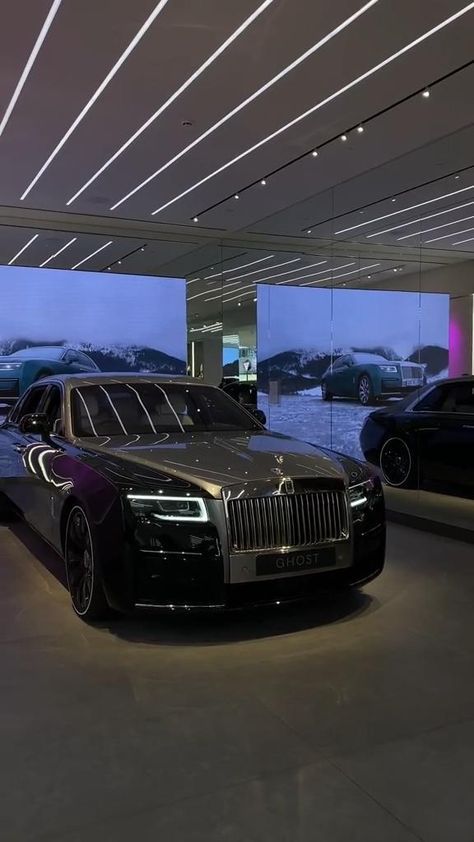 Rolls Royce Price, Rolls Royce Aesthetic, Royce Rolls, Rolls Royce Ghost Black, Cars Rolls Royce, Rolls Royce Interior, Roll Royce, Rolls Royce Ghost, Royce Car