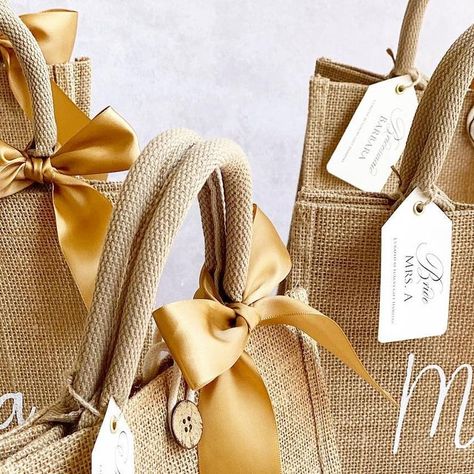 Luxury Gift Hampers on Instagram: "It's a destination Wedding! It's a Uganda - Ghana Connect! How adorable are these personalized Tote bags for the bride and her team💃 I mean, look at all this. Your bridal team will already be happy to arrive, but imagine their reaction to walking into the hotel room with these beauties waiting for them! So cute & so useful for the entire trip. If you are looking for any gift. We are your people. DM us to get started. Simply call or WhatsApp 0706050639. #lux Wedding Room Hampers, Room Hampers, Corporate Motivation, Personalized Tote Bags, White Party, Gift Hampers, Hotel Room, Uganda, Garden Party