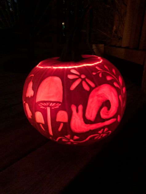 mushroom snail dragonfly flower pumpkin carving Whimsy Pumpkin Carving, Ladybug Pumpkin Carving, Pumpkin Carving Ideas Cottagecore, Cool Punkin Carvings, Mushroom Carved Pumpkin, Snail Pumpkin Carving Ideas, Cottage Core Pumpkin Carving, Dragonfly Pumpkin Carving, Mushroom Jack O Lantern