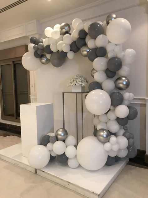 Black White And Grey Birthday Decorations, Grey Birthday Party Decorations, Silver Bday Decor, White And Silver Balloon Decor, Gray And White Balloon Garland, Balloon Garland White And Silver, White And Silver Birthday Decorations, Silver White Balloon Decor, Gray Party Decorations