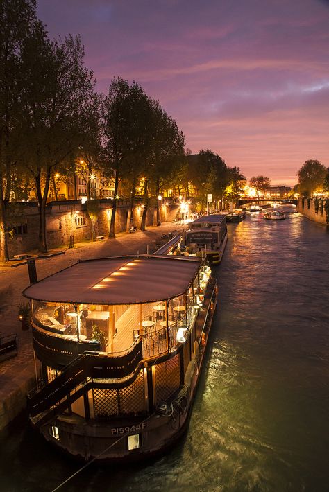 Paris At Night, Paris City, Paris Travel, Pretty Places, France Travel, Dream Destinations, Wonderful Places, Dream Vacations, Vacation Spots