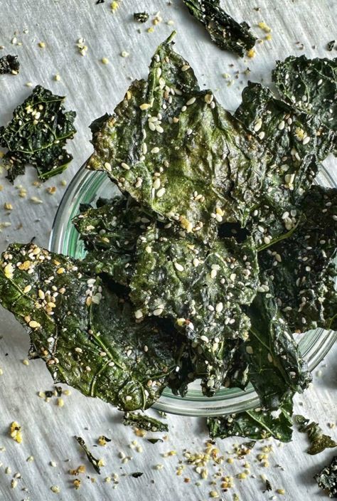 Crunchy Kale, Kale Chip Recipes, Healthy Chips, Vegan Cheddar, Honey Mustard Dressing, Healthy Snacking, Mustard Greens, Kale Chips, Granola Bars