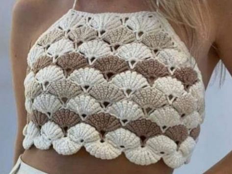 Get ready to rock the hottest days with this wonderful top model. A combination of elements that works perfectly. Crochet Baby Cap, Crochet Alphabet, Mode Crochet, Crochet Tops Free Patterns, Shell Stitch, Crochet Flower Tutorial, Crochet Rose, Crochet Top Pattern, Crochet Tops