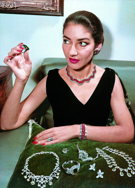 Rare Photos Provide a Glimpse Inside the World of Maria Callas- TownandCountrymag.com Aristotle Onassis, Maria Callas, Van Cleef And Arpels, Aretha Franklin, Opera Singers, Royal Jewels, Grace Kelly, Rare Photos, Classic Hollywood