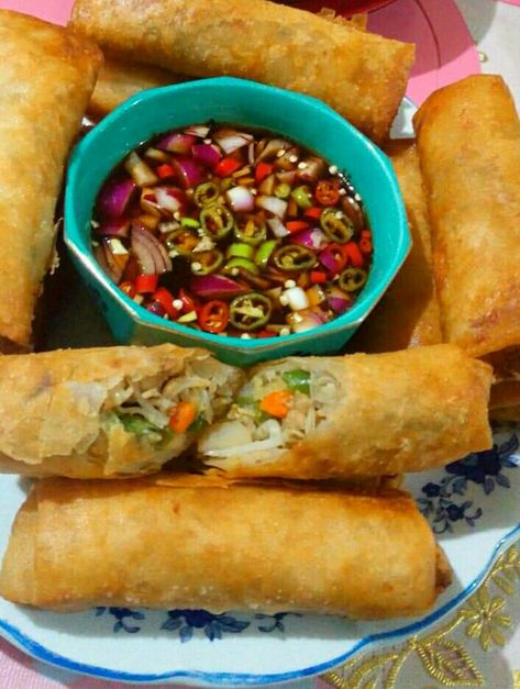 Lumpia Togue, Lumpiang Gulay Recipe, Gulay Recipe, Lumpiang Gulay, Lumpia Recipe, Cupcake Toppers Free, Birth Pictures, Filipino Dish, Iced Green Tea