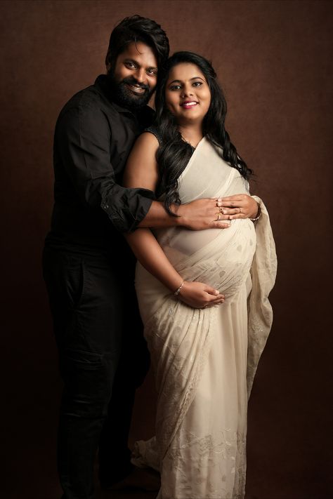 Capturing the Beauty and Wonder of Motherhood Pregnant Lady, Maternity Photoshoot Poses, Maternity Photoshoot, Maternity Shoot, Pregnancy Shoot, Pregnancy Photoshoot, Photoshoot Poses, Pregnant Women, Bangalore