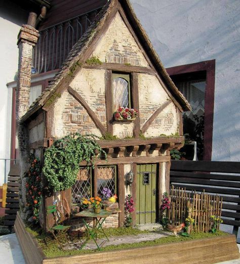 mini house gardens by Karin Casper Nature House, Crooked House, Haunted Dollhouse, Mini Doll House, Fairy Garden Houses, Tudor House, Miniature Rooms, House Miniature, Miniature Houses