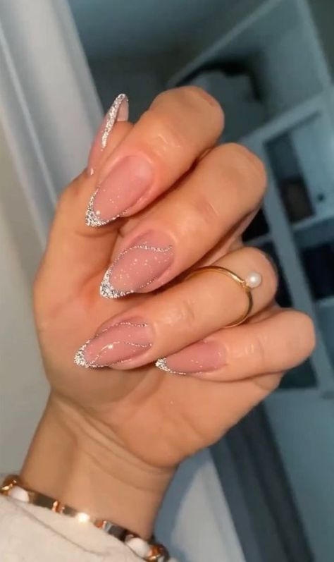 30+ Jaw-Dropping Glitter Nail Designs That Are Pure Sparkle Goals - Lifestyle With Amal Shining Nails Glitter, Nail Art Glitter Sparkle, Shining Nails, Short Stiletto Nails, Glitter Nail Designs, Pumpkin Spice Nails, Stiletto Nails Short, Short Stiletto, Dark Green Nails