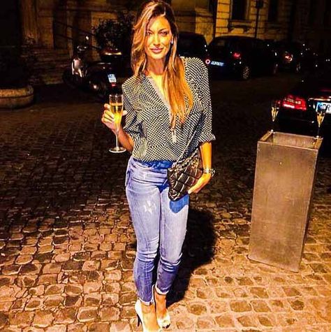 cristina buccino instagram | Cristina Buccino, bikini esplosivo per la fine dell’estate ... Fashion Blogger Style, Big Data, Jean Outfits, Fashion Blogger, Instagram Post, My Style, Instagram Photo, Instagram Posts, Instagram