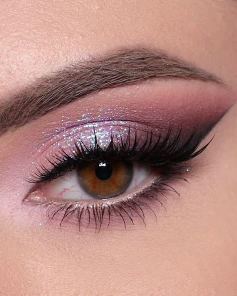 Eye Makeup Purple Dress, Purple Soft Makeup, Smoky Purple Eye Makeup, Makeup For Pink Dress Brown Eyes, Pink Formal Makeup, Purple Smoky Eyes Makeup, Makeup Ideas For Purple Dress, Purple Makeup Prom, Eye Makeup For Purple Dress