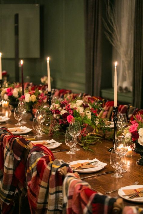 11 Elements of a Flawless Winter Dinner Party The Hunting Party, Winter Dinner Party, Winter Tablescapes, Fall Dinner Party, Dinner Party Decorations, Birthday Dinner Party, Christmas Dinner Party, Dinner Party Table, Glam Party