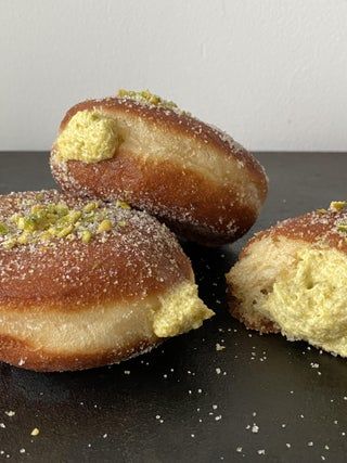 Donut Filling, Pastry Cream Recipe, Cronut, Pistachio Cream, Filled Donuts, Homemade Donuts, Doughnut Recipe, Donut Glaze, Preppy Wallpaper