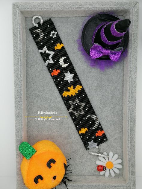 Perler Bead Designs, Seed Bead Bracelet Patterns, Seed Bead Projects, Art Perle, Seed Bead Pattern, Adornos Halloween, Bead Loom Pattern, Cat Bead, Motifs Perler