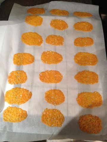 Diy Whisps Cheese, How To Make Cheese Crisps In The Oven, Oven Baked Cheese Crisps, Oven Cheese Crisps, Baked Cheese Chips, Cheese Chips Baked, Cheese In The Oven, Cheese Chips, Crispy Cheese