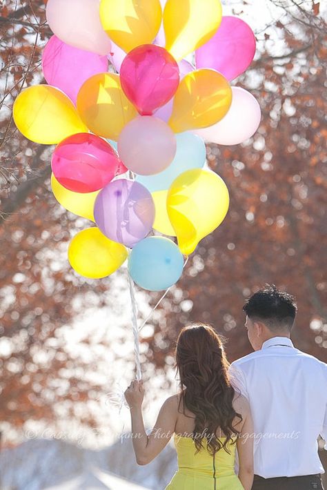 Disney Up Wedding, Themed Engagement Photos, Up Theme, Disney Up, Big Balloons, La Wedding, Maternity Pictures, Couple Pictures, Engagement Pictures