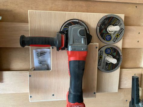 French Cleat Angle Grinder Holder, Grinder Holder Ideas, Angle Grinder Storage, Angle Grinder Holder, Grinder Storage, Craft Tool Storage, French Cleat Storage, Tool Wall Storage, Garage Workbench Plans