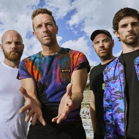 El Grupo Britanico Coldplay estrenará «Feels Like I-m Falling in Love»: El primer adelanto de Moon Music #Coldplay #MoonMusic #feelslikeimfallinginlove #StingrayMagazine #StingrayFM Coldplay Tickets, Enya Music, Psy Gangnam Style, Coldplay Music, Hymn For The Weekend, Coldplay Concert, Swedish House Mafia, Robin Thicke, Alessia Cara