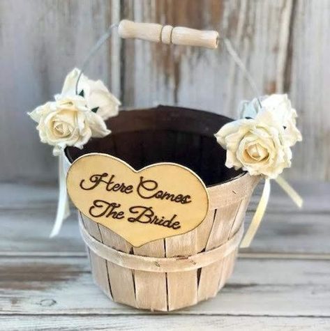 Rustic Shabby Chic Wedding, Elegant Barn Wedding, Rustic Card Box, Flower Girl Basket Rustic, Rustic Flower Girl, Boho Flower Girl, Rustic Flower Girls, Wedding Flower Girl Basket, Boho Wedding Flowers