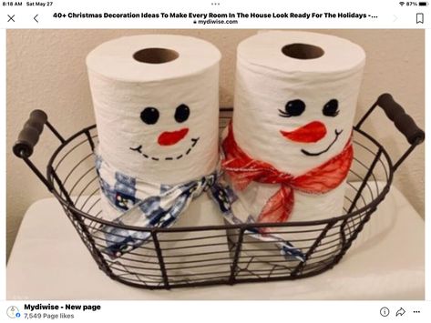 Old Bucket, Christmas Stockings Diy, Summer Mantle Decor, Diy Snowman, Christmas Themes Decorations, Christmas Gathering, Beautiful Christmas Trees, Snowman Decorations, Christmas Gift Basket